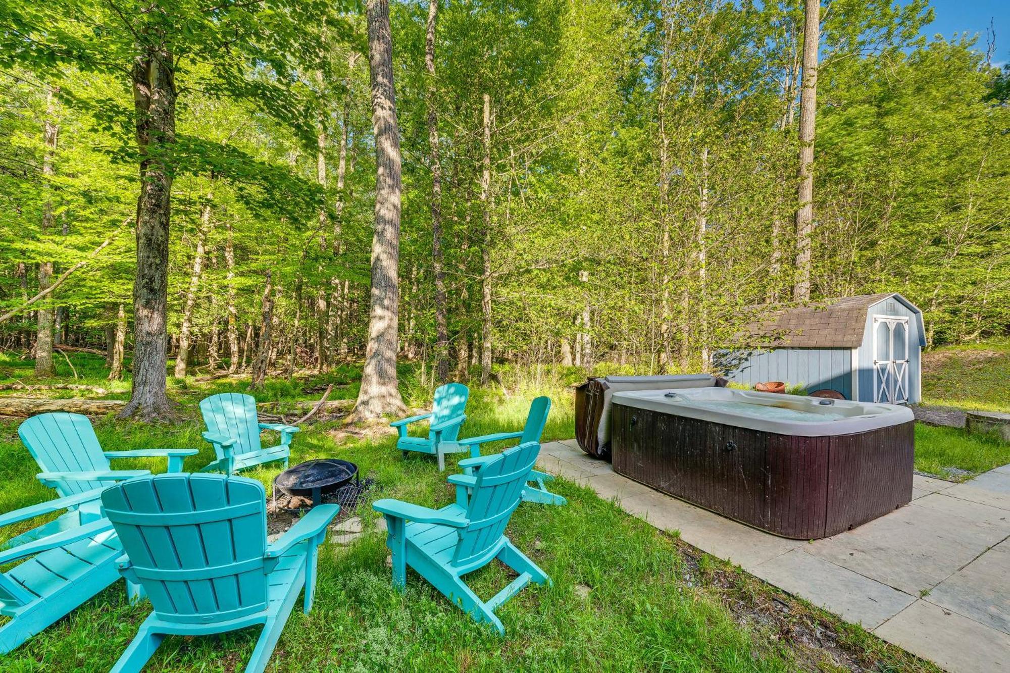 Pet-Friendly Pocono Lake Oasis With Hot Tub! Exteriér fotografie