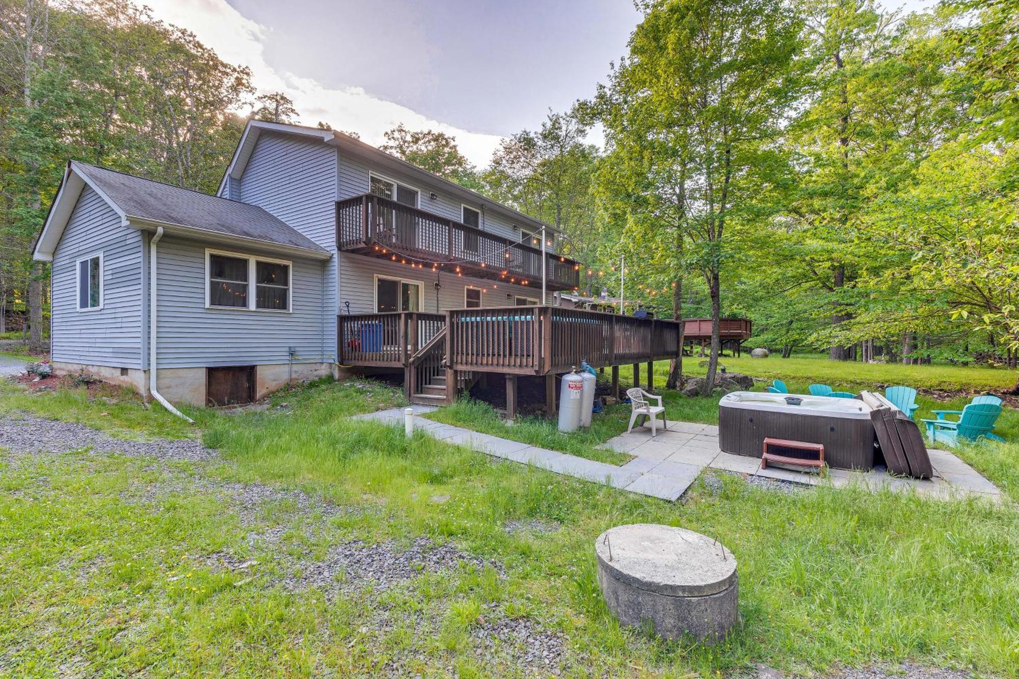 Pet-Friendly Pocono Lake Oasis With Hot Tub! Exteriér fotografie
