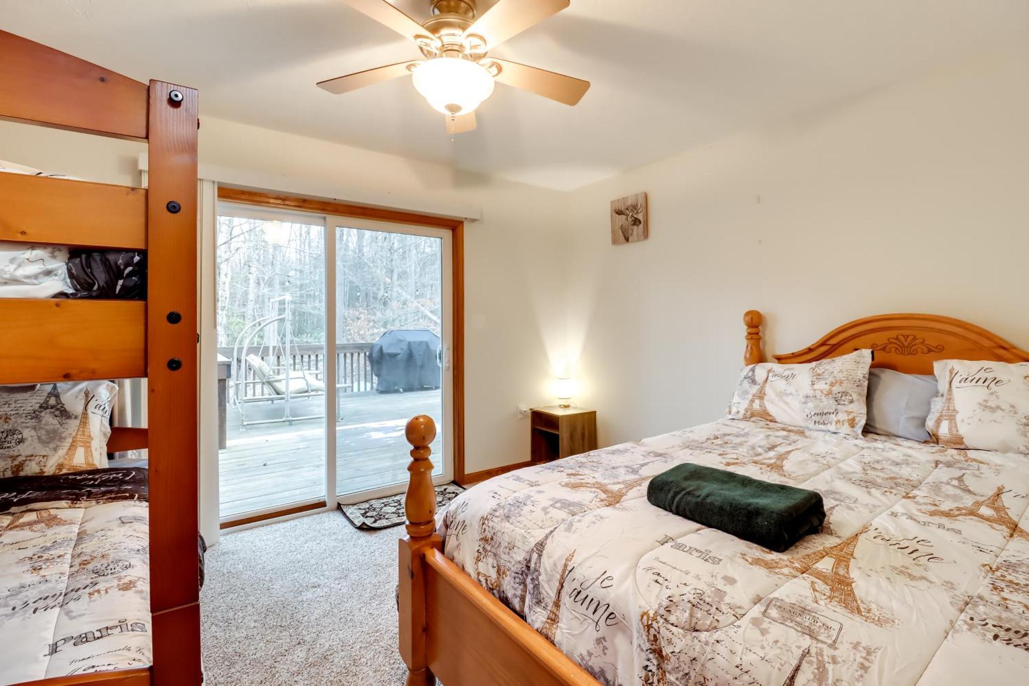 Pet-Friendly Pocono Lake Oasis With Hot Tub! Exteriér fotografie